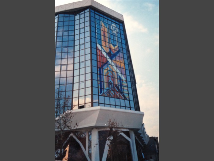 2 of 30 &nbsp;&nbsp;&nbsp;|&nbsp;&nbsp;&nbsp; Modern Concrete Building Surround