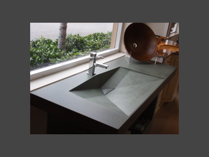 3 of 38 &nbsp;&nbsp;&nbsp;|&nbsp;&nbsp;&nbsp; Contemporary Precast Concrete Sink - Original