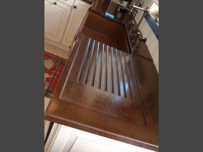 9 of 30 &nbsp;&nbsp;&nbsp;|&nbsp;&nbsp;&nbsp; Traditional Kitchen - Integrated Concrete Drain Board