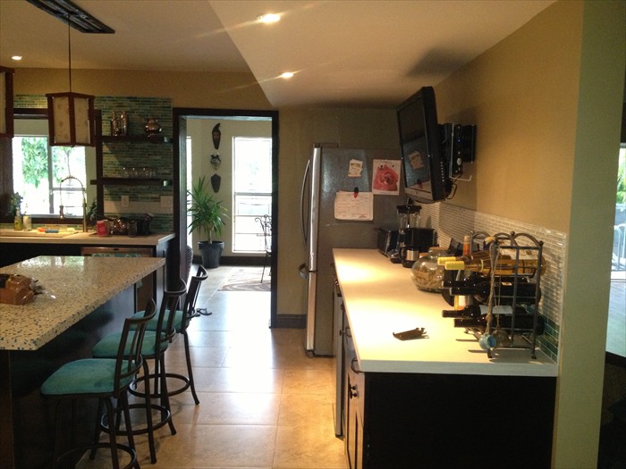 13 of 30 &nbsp;&nbsp;&nbsp;|&nbsp;&nbsp;&nbsp; White Concrete Countertop Installation